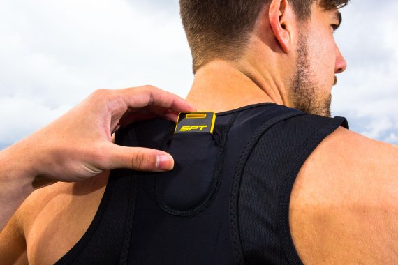 Die Firma Sports Performance Tracking (SPT) bietet Wearables mit GPS-Tracking für Teamsportarten an. 