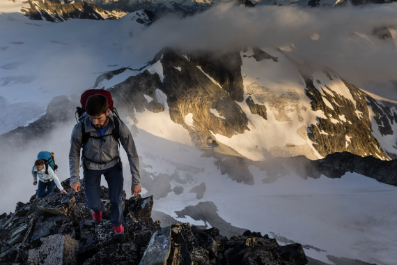 Bergsteiger in Gletscherlandschaft
