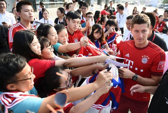 Angreifer Robert Lewandowski ist derzeit mit dem FC Bayern auf China-Reise.