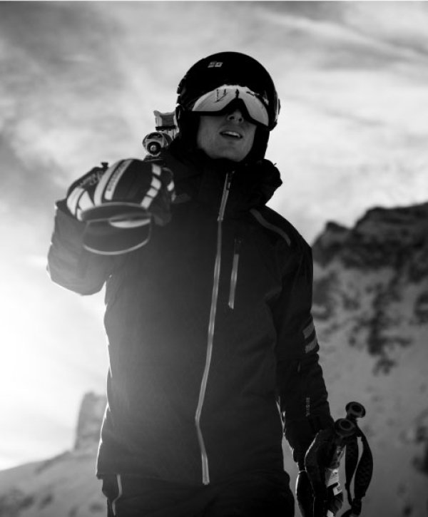 Die ATELIER COURSE JKT von ROSSIGNOL ist GOLD WINNER beim ISPO AWARD 2017 im Segment Ski.