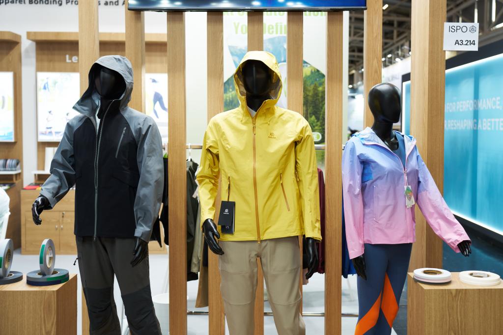 Navigating Sustainability: Key Challenges for Fashion Brands in 2025