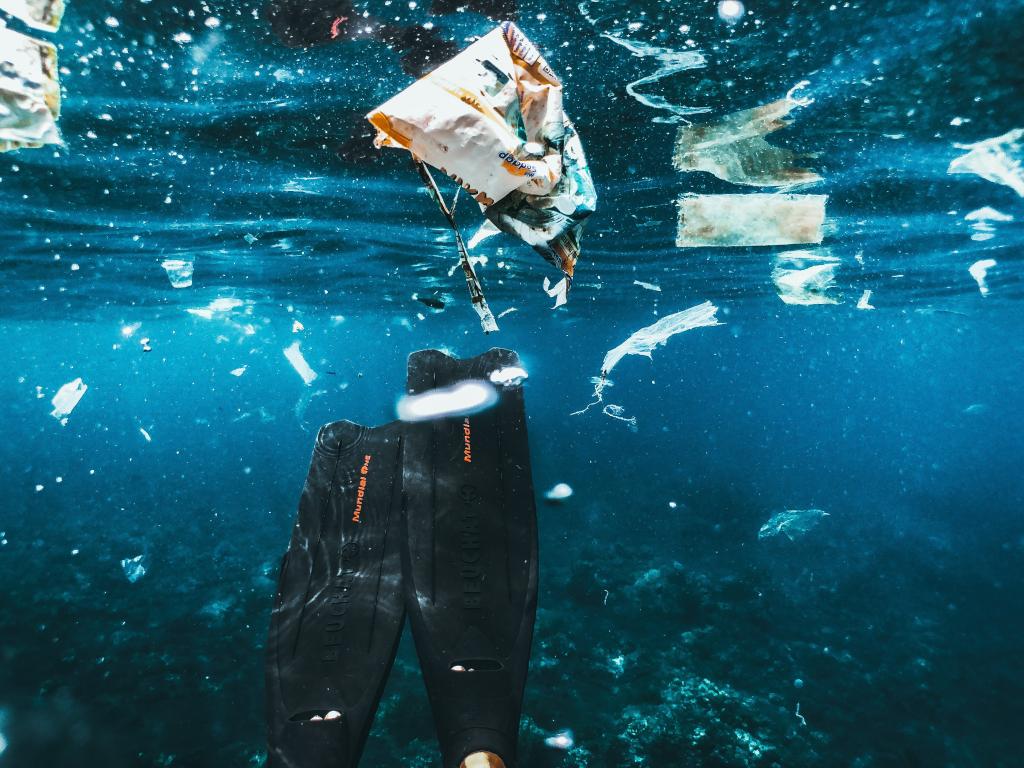 Dangerous microfibers - How can the Outdoor industry reduce the plastic flood?