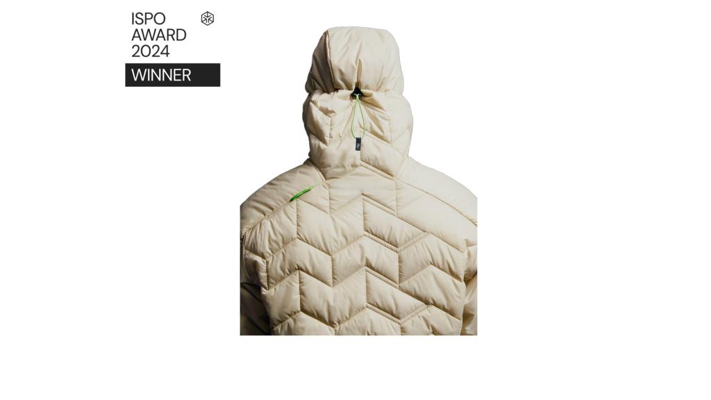 ISPO Award Winner 2024: The Elevate Liner Hood from Peak Performance
