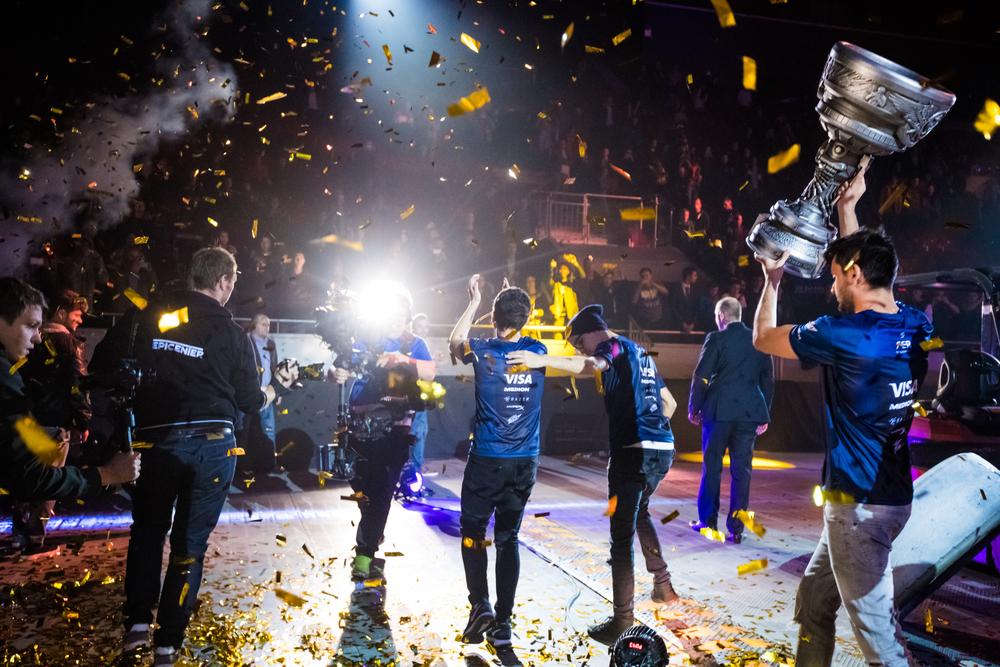 How to Keep Up with The Biggest eSports Event in the World: The League of  Legends Season 2 Championship