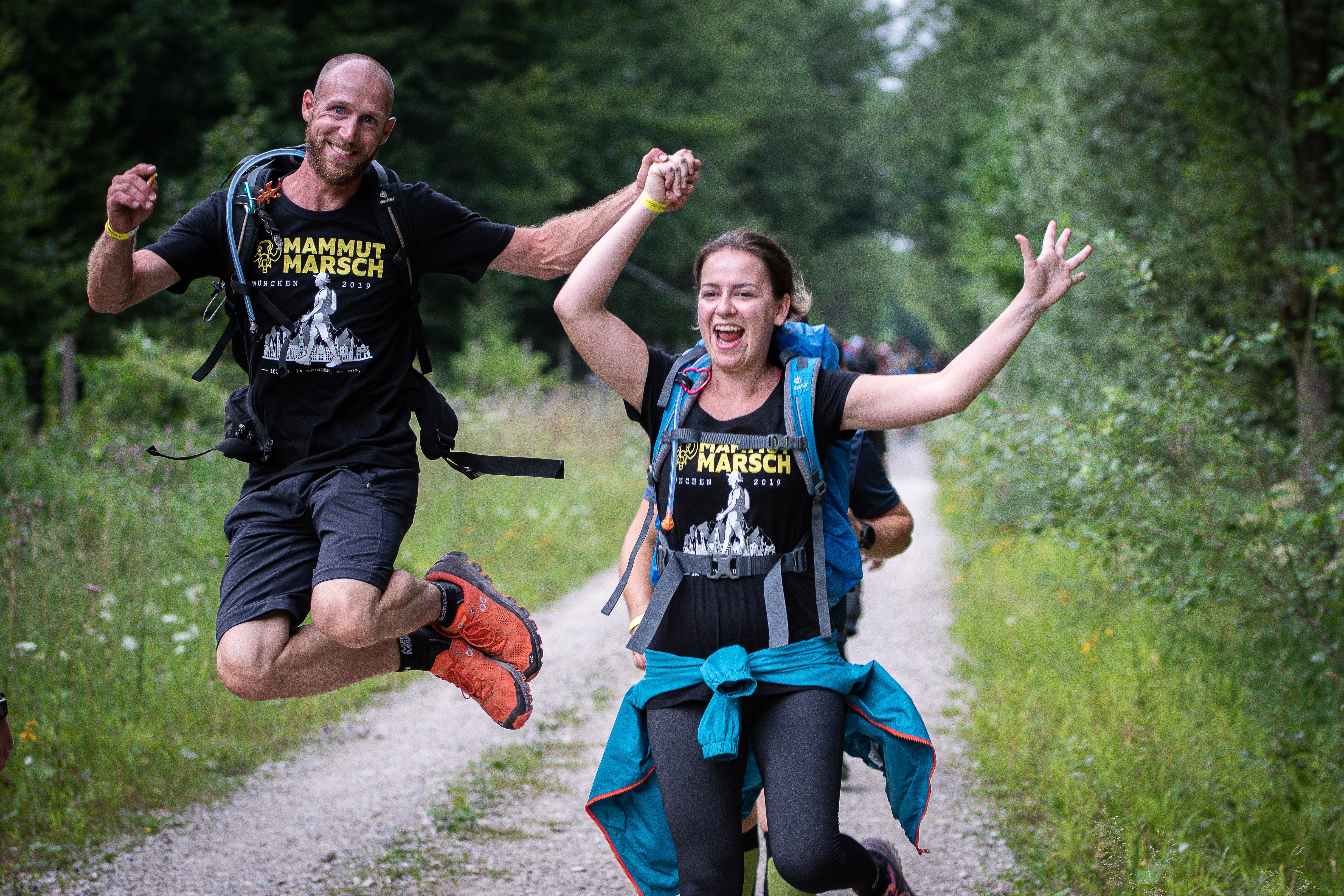 Can a person walk 100 km in a day?