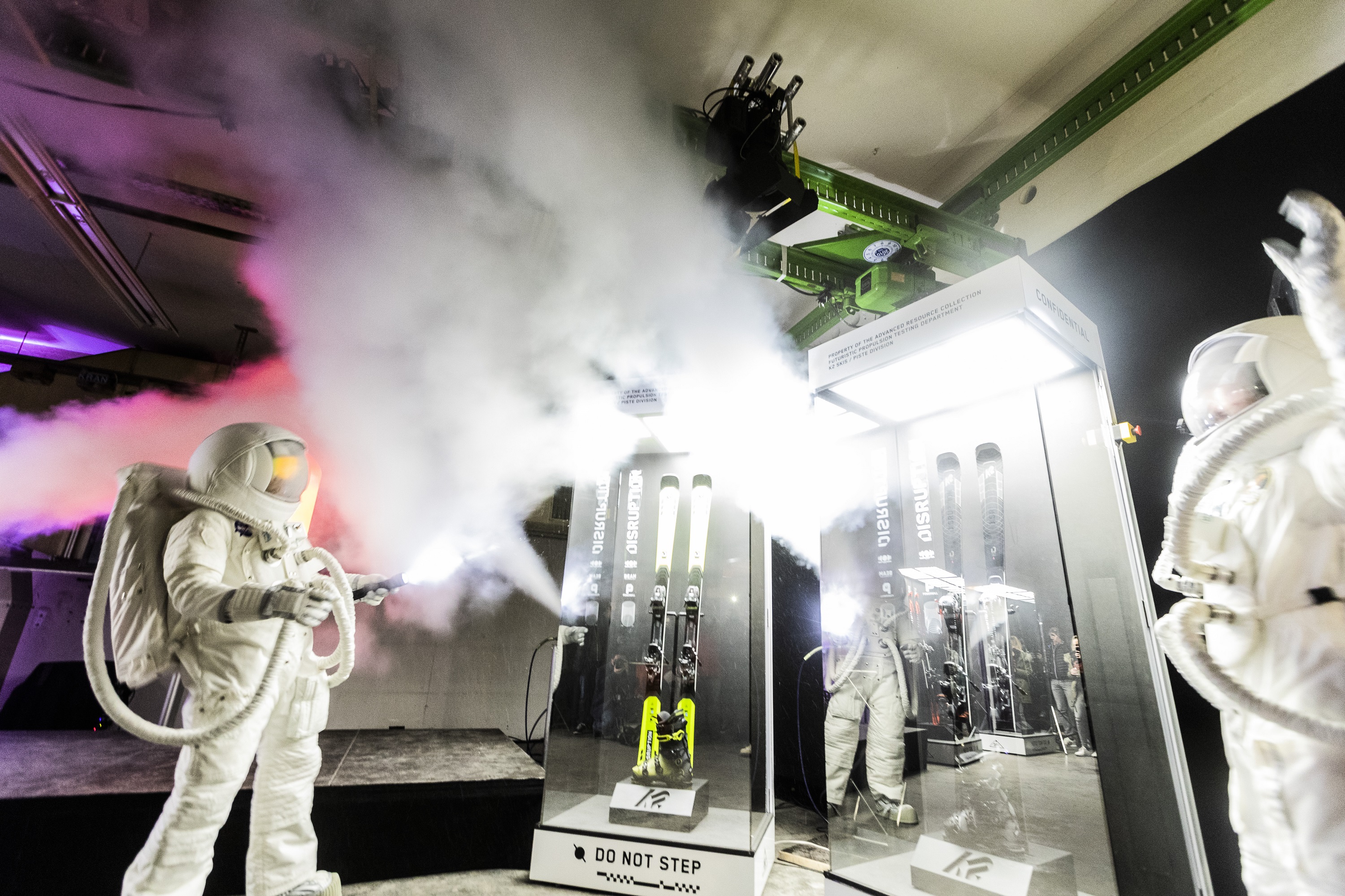 With a spectacular "Outer Space" presentation the new Disruption models of K2 Skis were unveiled in Garmisch-Partenkirchen. With a spectacular "Outer Space" presentation the new Disruption models of K2 Skis were unveiled in Garmisch-Partenkirchen.