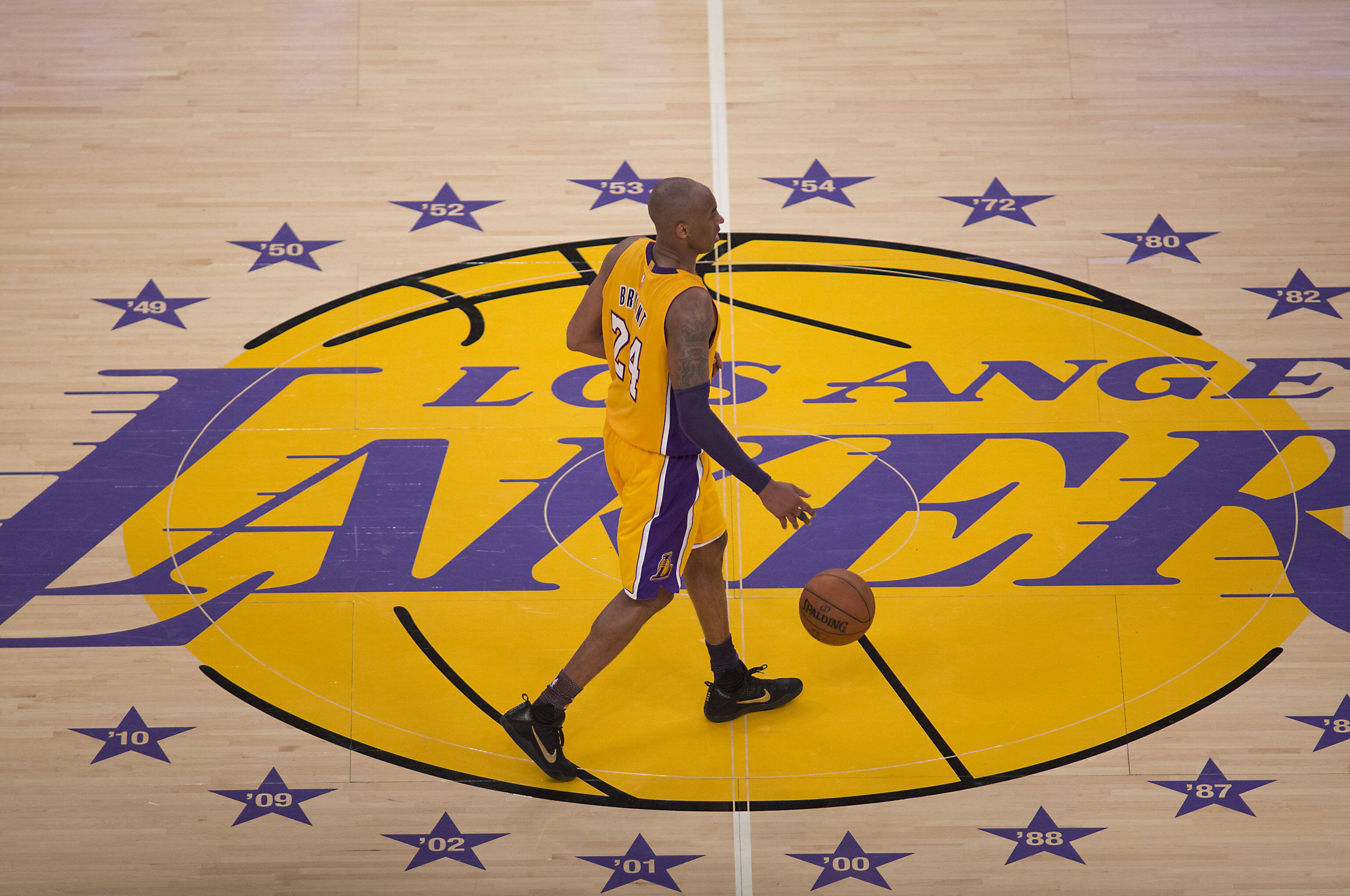 Les Lakers veulent porter un maillot Black Mamba en hommage à