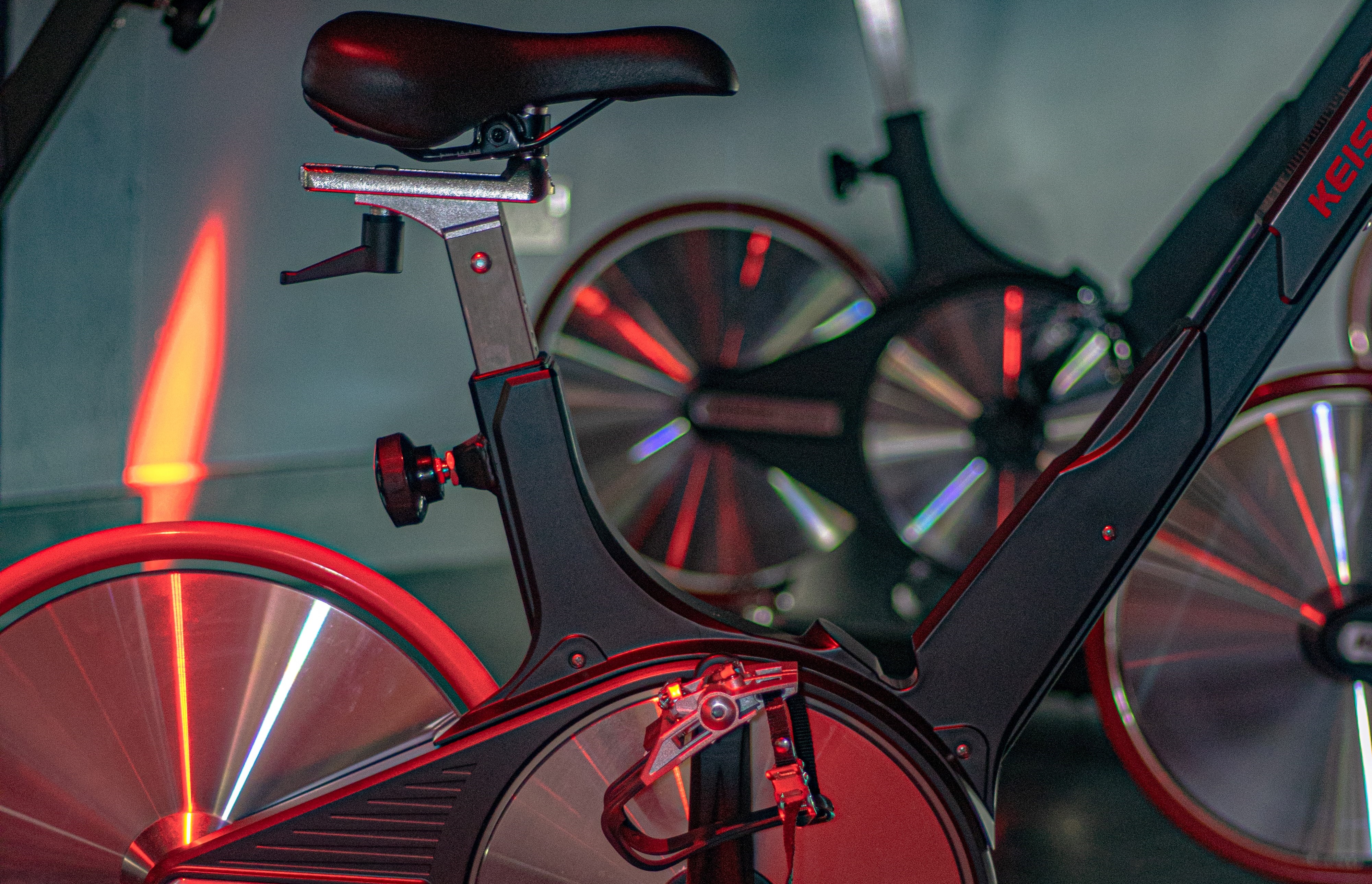 https://www.ispo.com/sites/default/files/2021-12/Spinning-Bike.jpg