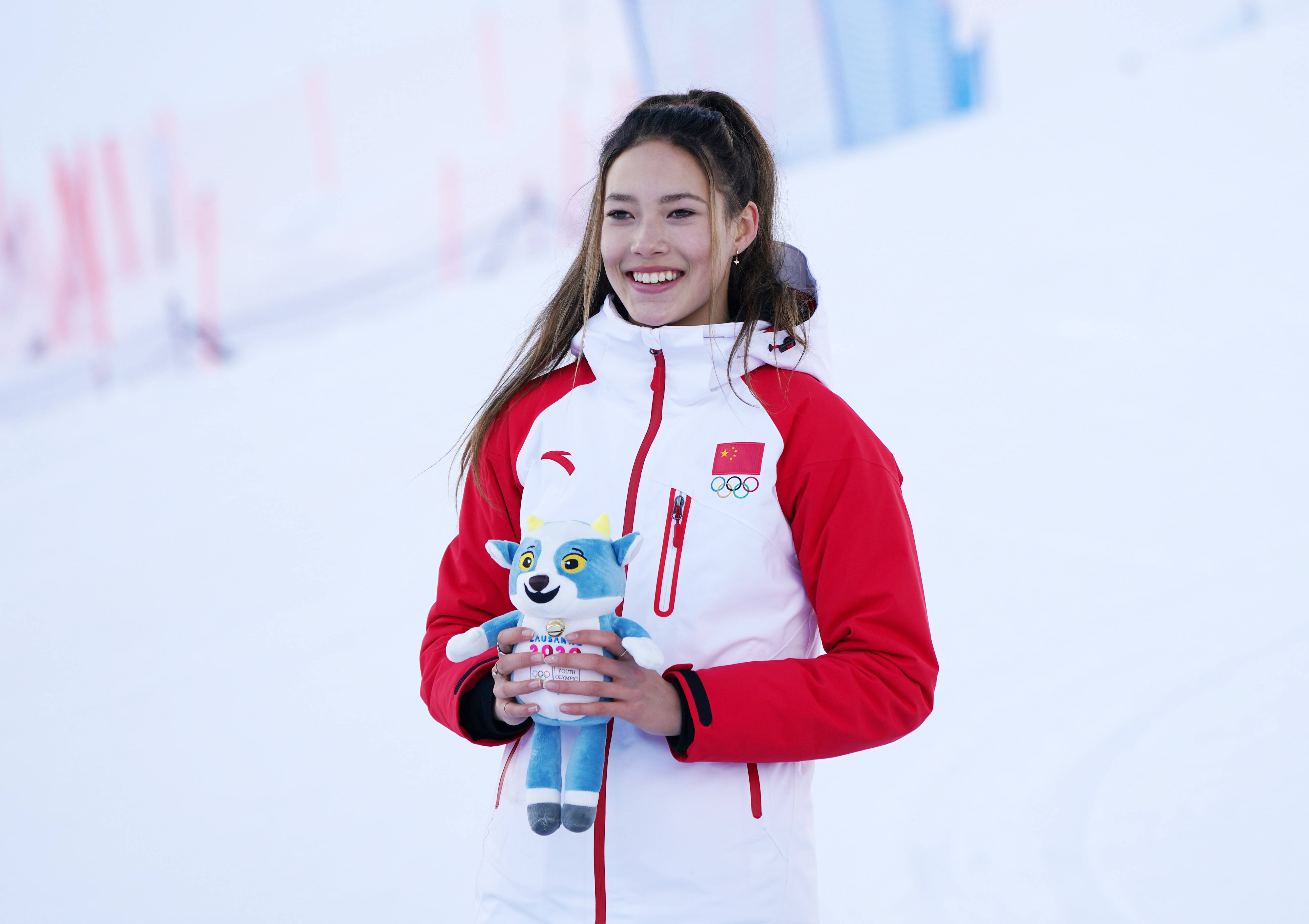 eileen gu skiing