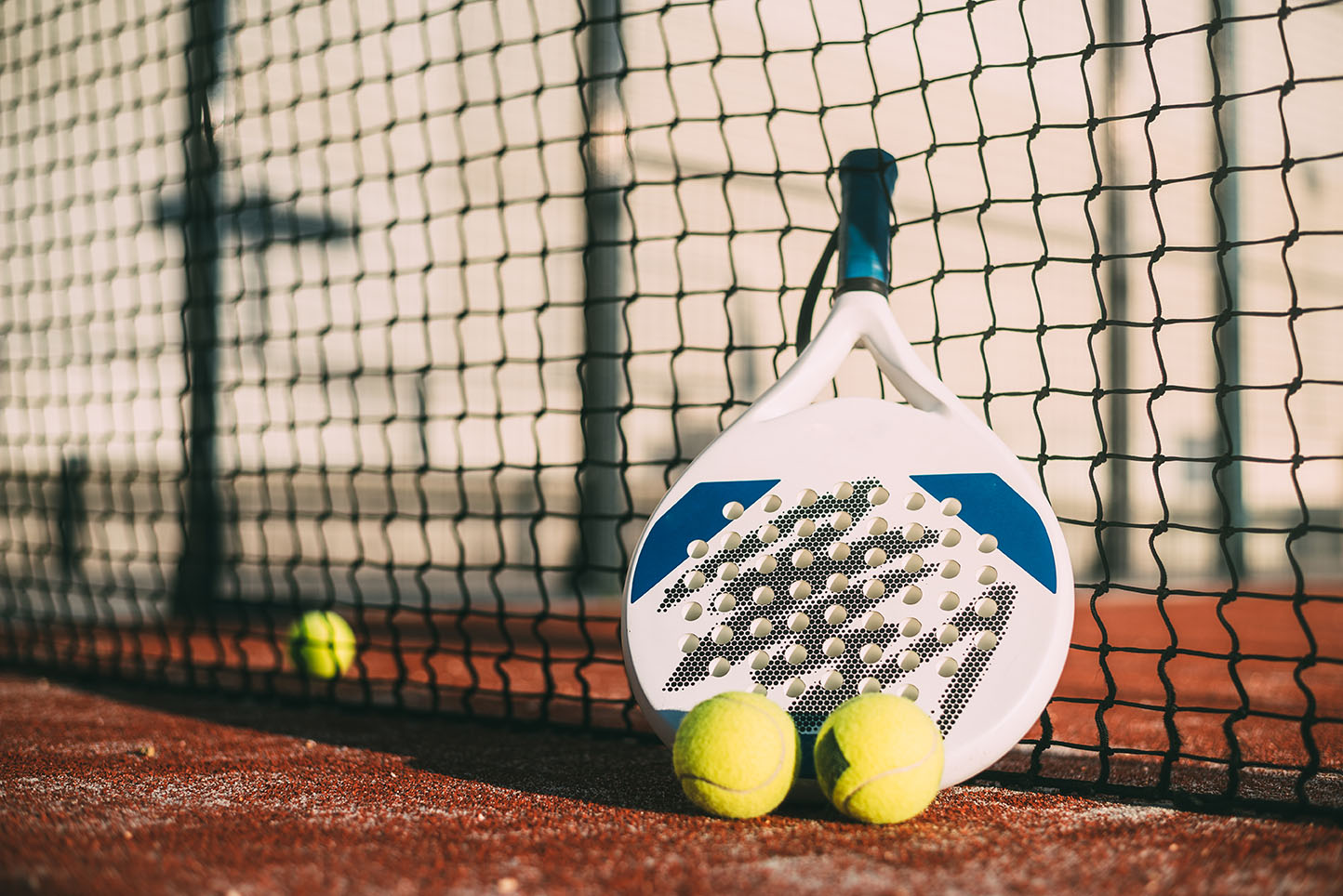 Différences entre les balles de tennis et de Padel