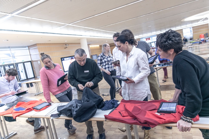 mb-Award-Jury_5 Die Apparel-Jury mit Trend Consultant Louisa Smith (rechts).