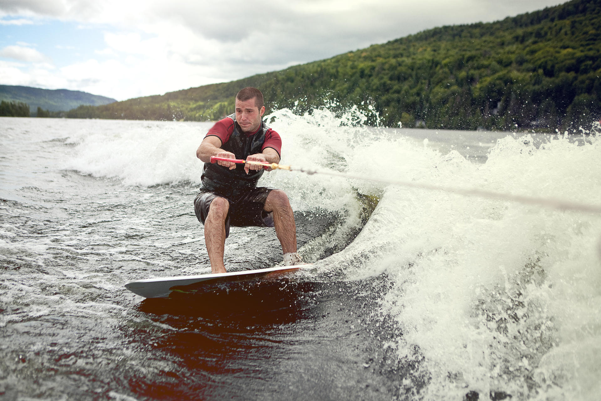 mb-160608-ThinkstockPhotos-519128584 So bringt man mehr Leute dazu auf das Wakeboard zu steigen: Mit Leasing und Leihe der Produkte und der Erfüllung von weiteren Kundenwünschen.