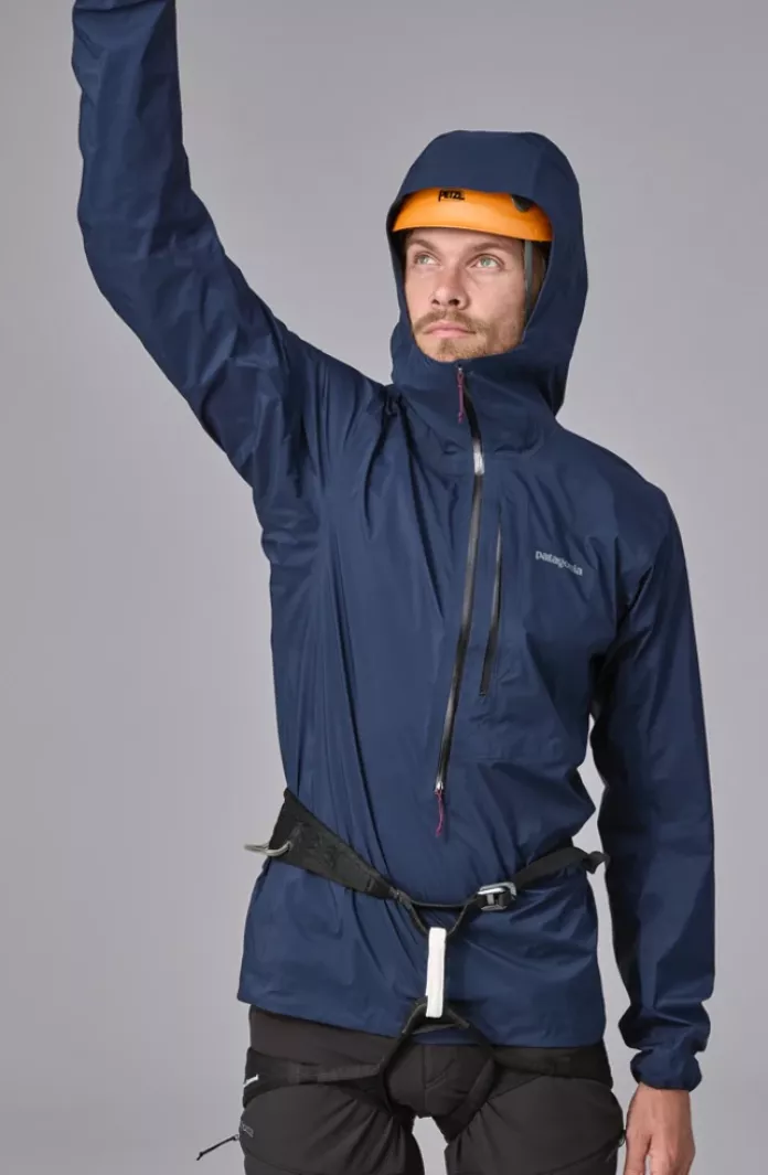 Review Patagonia s M10 Anorak wins an ISPO Award
