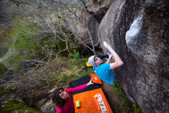 Bouldern ist outdoor wie indoor zum absoluten Trend geworden.