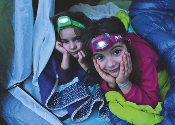 Bouldern ist der ideale Einstieg für Kinder in den Fels- und Bergsport. Bouldern ist der ideale Einstieg für Kinder in den Fels- und Bergsport.