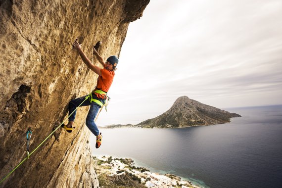Done properly, climbing is a safe sport. Stefan Glowacz demonstrates.