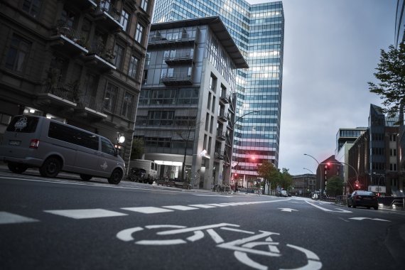 Biken in der City ist ein fester Bestandteil urbaner Mobilität. 