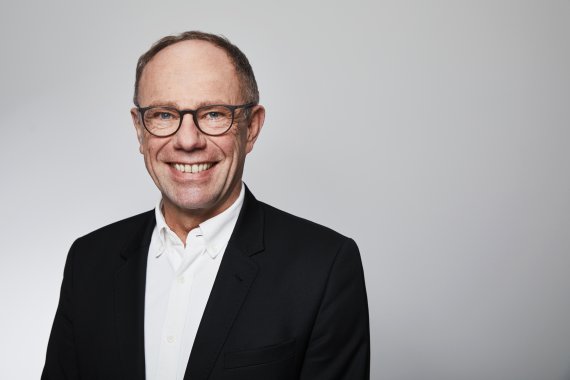 Frank Dassler ist als neuer FESI-Präsident Nachfolger von Luca Businaro. Frank Dassler ist als neuer FESI-Präsident Nachfolger von Luca Businaro.