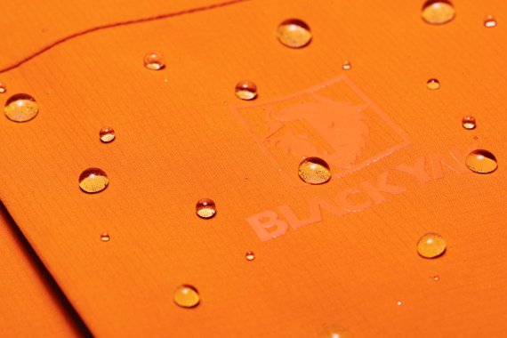 MIDSHELL™ kombiniert thermoregulierende Eigenschaften eines Mid-Layers mit der Schutzfunktion einer Hardshell-Jacke