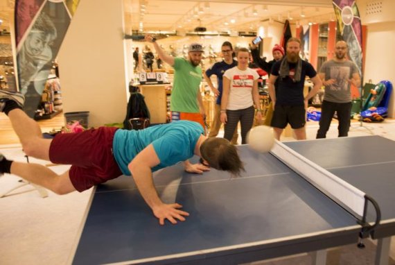 Just above the table tennis table: Headis for advanced players at Globetrotter. Just above the table tennis table: Headis for advanced players at Globetrotter.