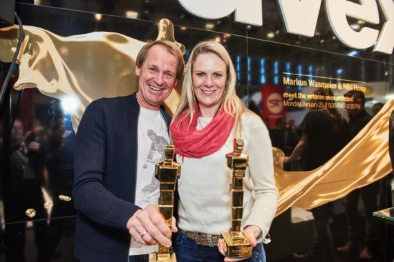 Awarded the "Proud People Award 2018": Nicole Hosp and Markus Wasmeier celebrate their long-standing partnership with Uvex.