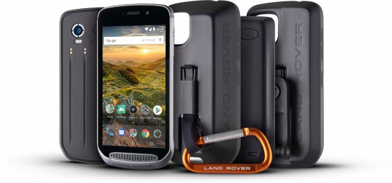 Source: DDaher The Land Rover Explore comes with additional battery pack, protective cover and carabiner.