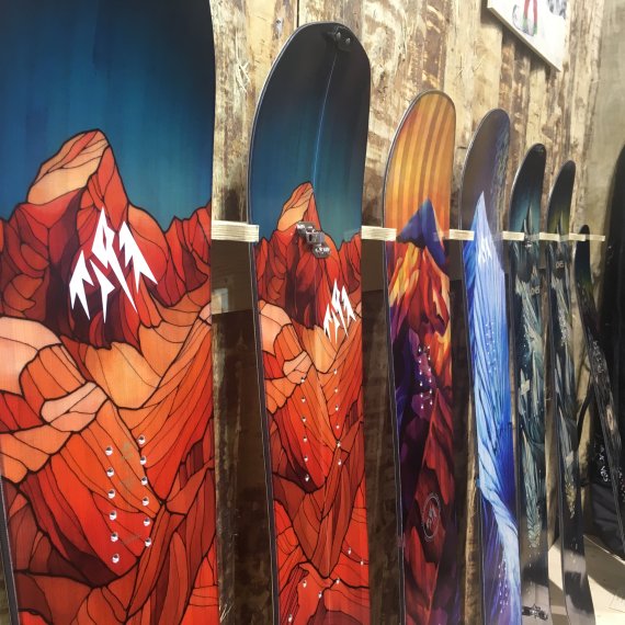 At ISPO Munich 2018, the designer boards by Jeremy Jones were a real eye-catcher.