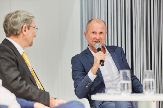 Jochen Niehaus: "You don't keep employees in a company that makes people sick." Jochen Niehaus: "You don't keep employees in a company that makes people sick."