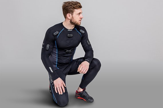 EN-fully integrated EMS suit