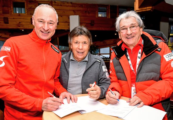 Peter Schöffel, geschäftsführender Gesellschafter der Schöffel Sportbekleidung GmbH, Dr. Klaus Leistner, Generalsekretär des ÖSV, Prof. Peter Schröcksnadel, Präsident des ÖSV (v. li.).