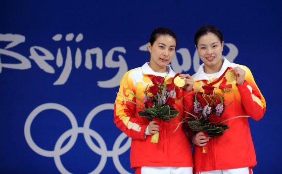 Wu Minxia (r.) und Springpartnerin Guo Jingjing gewannen unter anderem Gold bei den Olympischen Spielen 2008 in Peking.