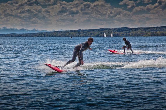 Credit: Chris Baumann Zu Wasser und zu Land überzeugen E-Boards inzwischen.