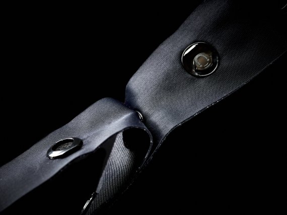 Credit: Fildan With the Magnet Catch Closure Tape one can easily close buttons.