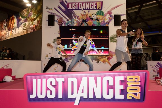 Spiele Just Dance beim ES_COM Tournament The party game Just Dance at the ES_COM Tournament
