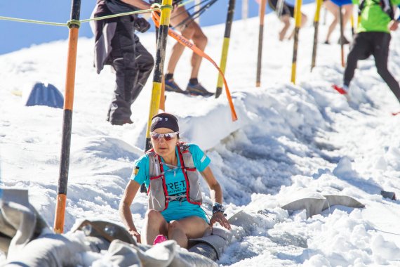 In the Transalpine Run, a two-man team has to cover a distance of 275 km and an altitude difference of 17,000 metres. In the Transalpine Run, a two-man team has to cover a distance of 275 km and an altitude difference of 17,000 metres.