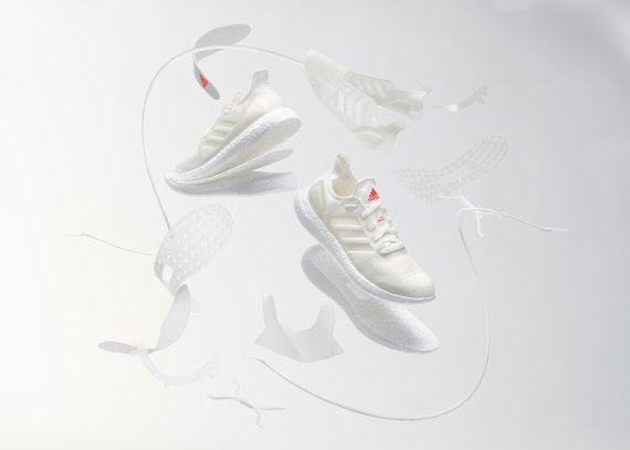 Der Futurecraft Loop von Adidas erste Laufschuh, der komplett recycelt werden kann. 
