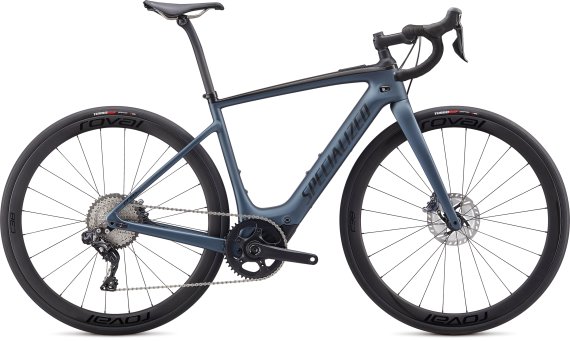 Hightech-Rennrad und E-Antrieb? Specialized zeigt mit dem „Turbo Creo SL“, wie gut man Motor und Akku mittlerweile integrieren kann, sogar die sportlichen Fahreigenschaften bleiben voll erhalten.