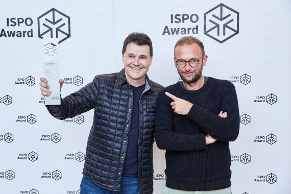 VEJA Gründer mit dem Product of the Year Award 