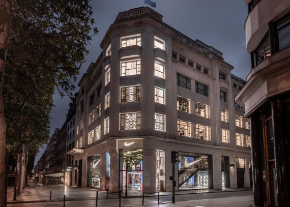Nike hat in Paris sein weltweit drittes House of Innovation eröffnet.