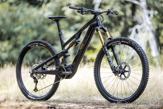 The new "Aggressive Series" is designed to give classic mountain bikers an introduction to E-MTB.