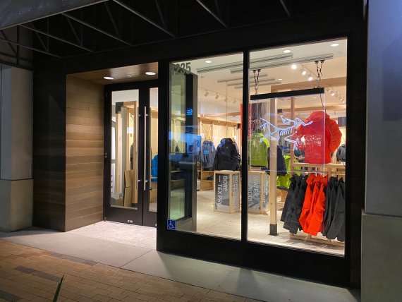 The new Arc'teryx concept 'Icon Store' presents only the best known products of the brand. 