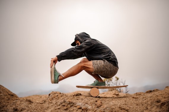 Mega Trends Spring/Summer 2023 - BALANCING ACT Mega Trends Spring/Summer 2023 - BALANCING ACT