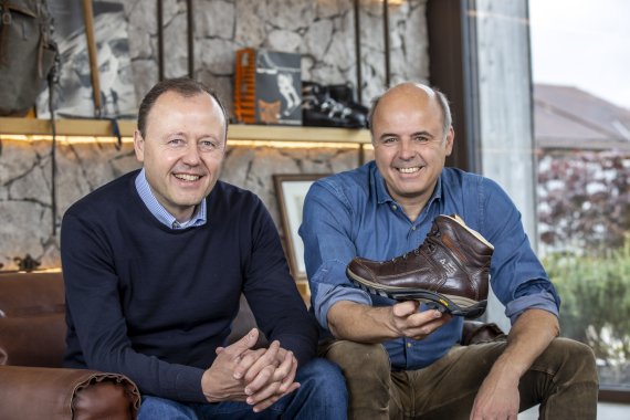 Industrialiseren Hol nabootsen Challenges of a CEO: Outdoor shoe specialist Lukas Meindl