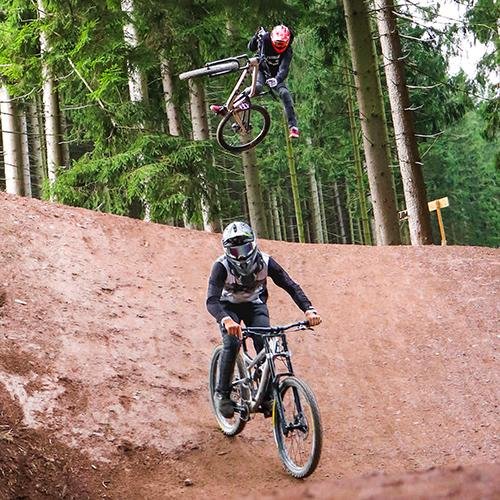 Die Jumpline im Bikepark Oberhof