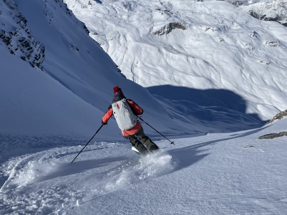 Der Lawinenrucksack Arva Airbag Reactor Tour 25 Ultralight im Gelände