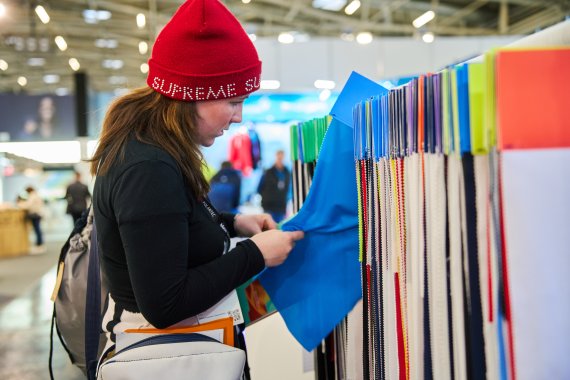 Ausstellung von Stoffen auf der ISPO Munich