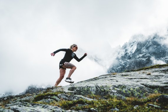 Frau Trailrunning Berge