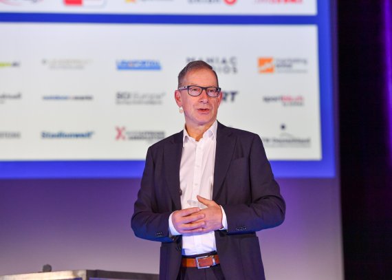 HANS-WILLY BROCKES AUF DER ISPO 2024 BEI DER SPORT BRAND MEDIA KONFERENZ
