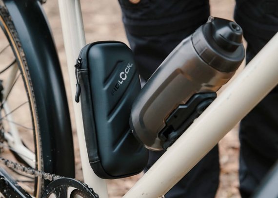 Fidlock Produkte an einem Mountainbike