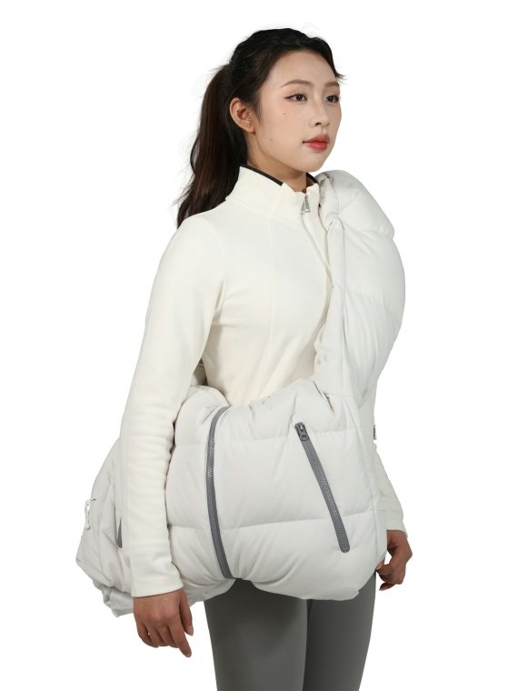 ISPO Award Winner 2025: Circular Design Fashion and Functional Puffer Jacke von Bosideng